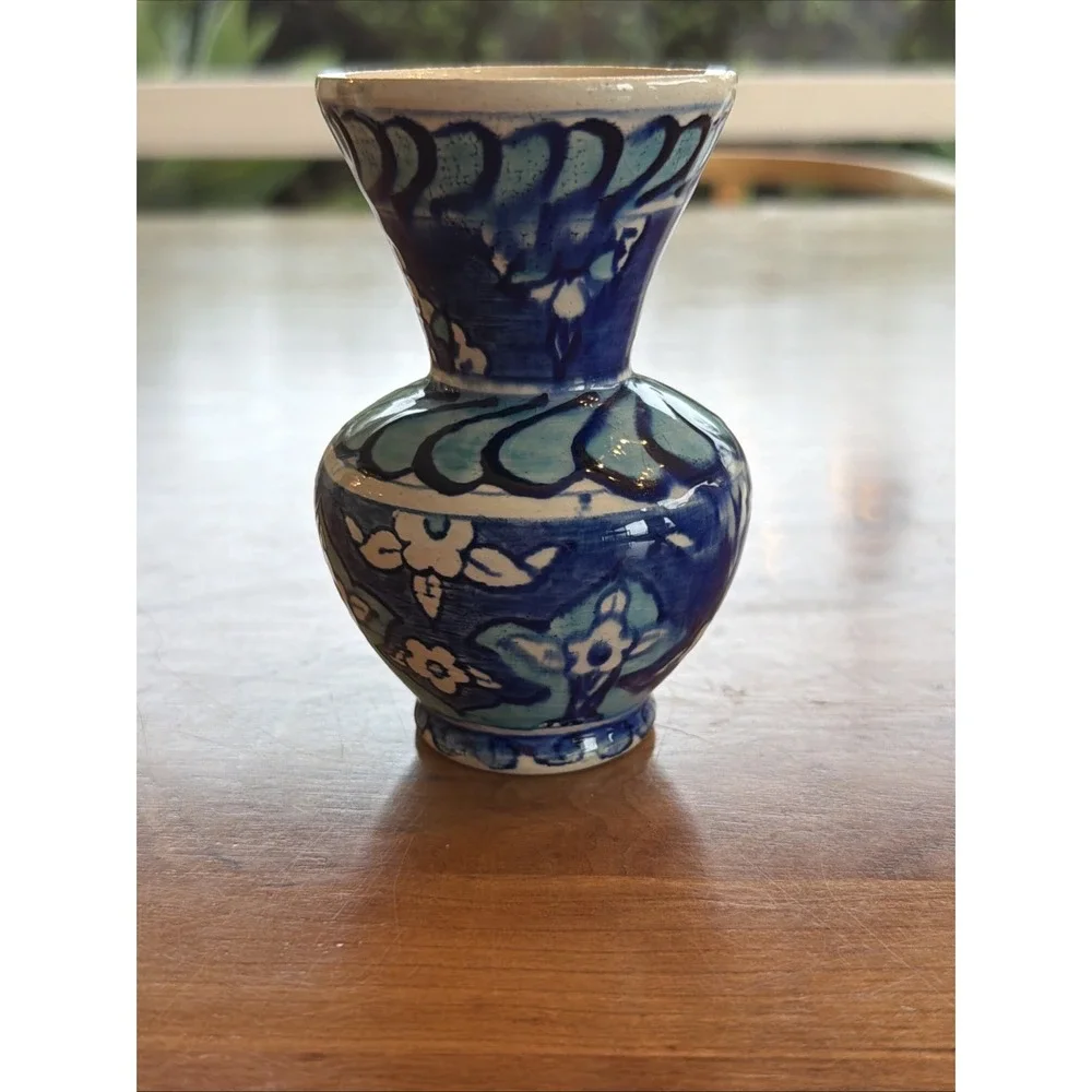 Hand Painted Kütahya Turkish Pottery Bud Vase Blue White‎ Floral Signed